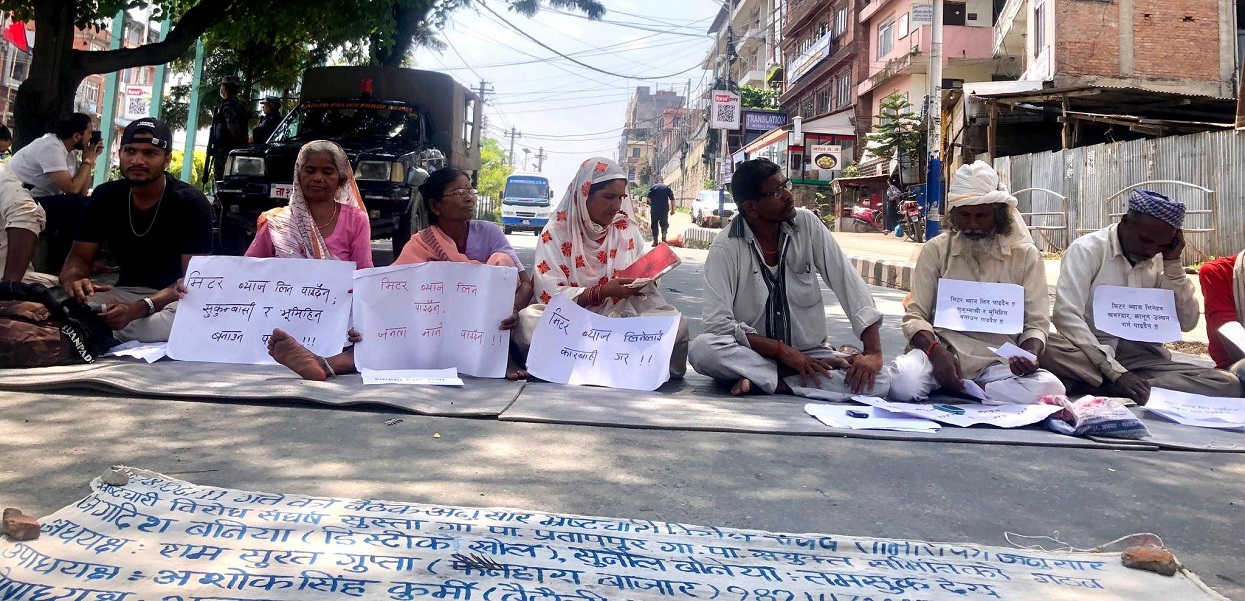 मिटरब्याजी पीडितको बिलौना- ‘२५ कठ्ठा जमिनको मालिक भूमिहीन भएँ, १ लाख ऋणको ३० लाख मागे’
