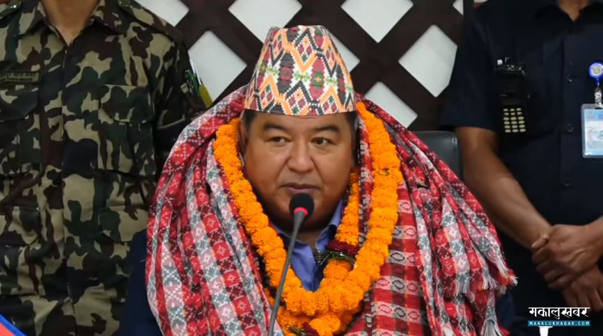 पूर्व श्रममन्त्री तथा सांसद् श्रेष्ठले पारिश्रमिकबापतकाे तीस लाख दिए दान