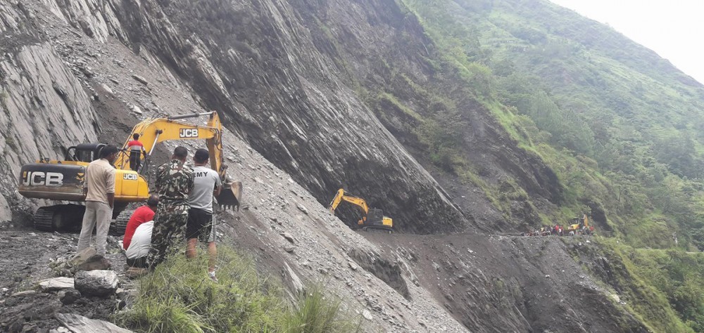 भदौ मसान्तसम्म सडक खन्न नपाइने (सूचनासहित)