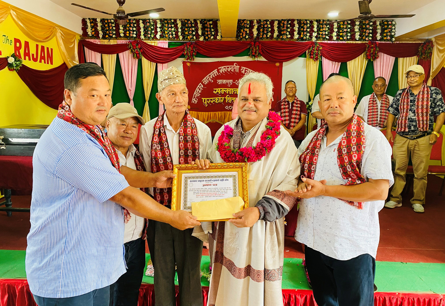 जनगायक जीवन शर्मा पुरस्कृत