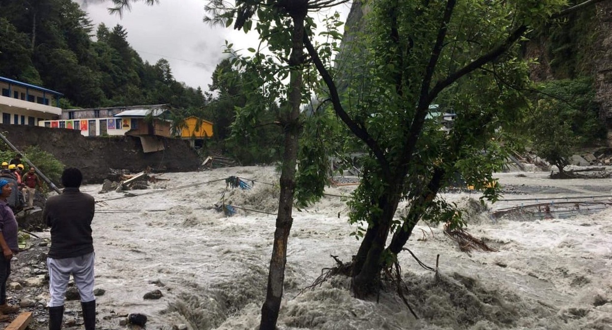 बर्खा लाग्यो: मनाङीको मनमा बाढीको त्रास