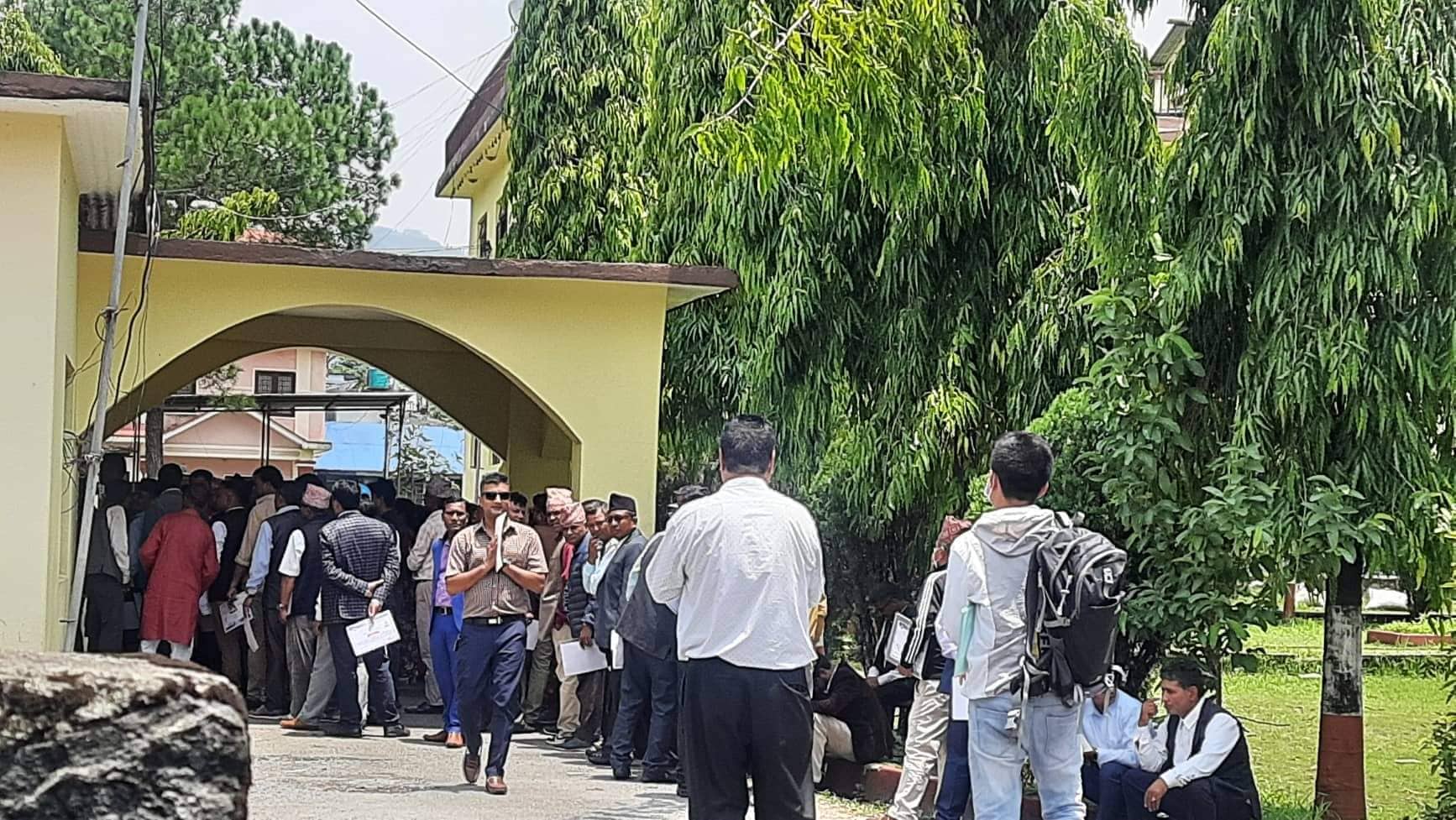 पोखरा महानगर : कार्यपालिका सदस्यका लागि मतदान जारी