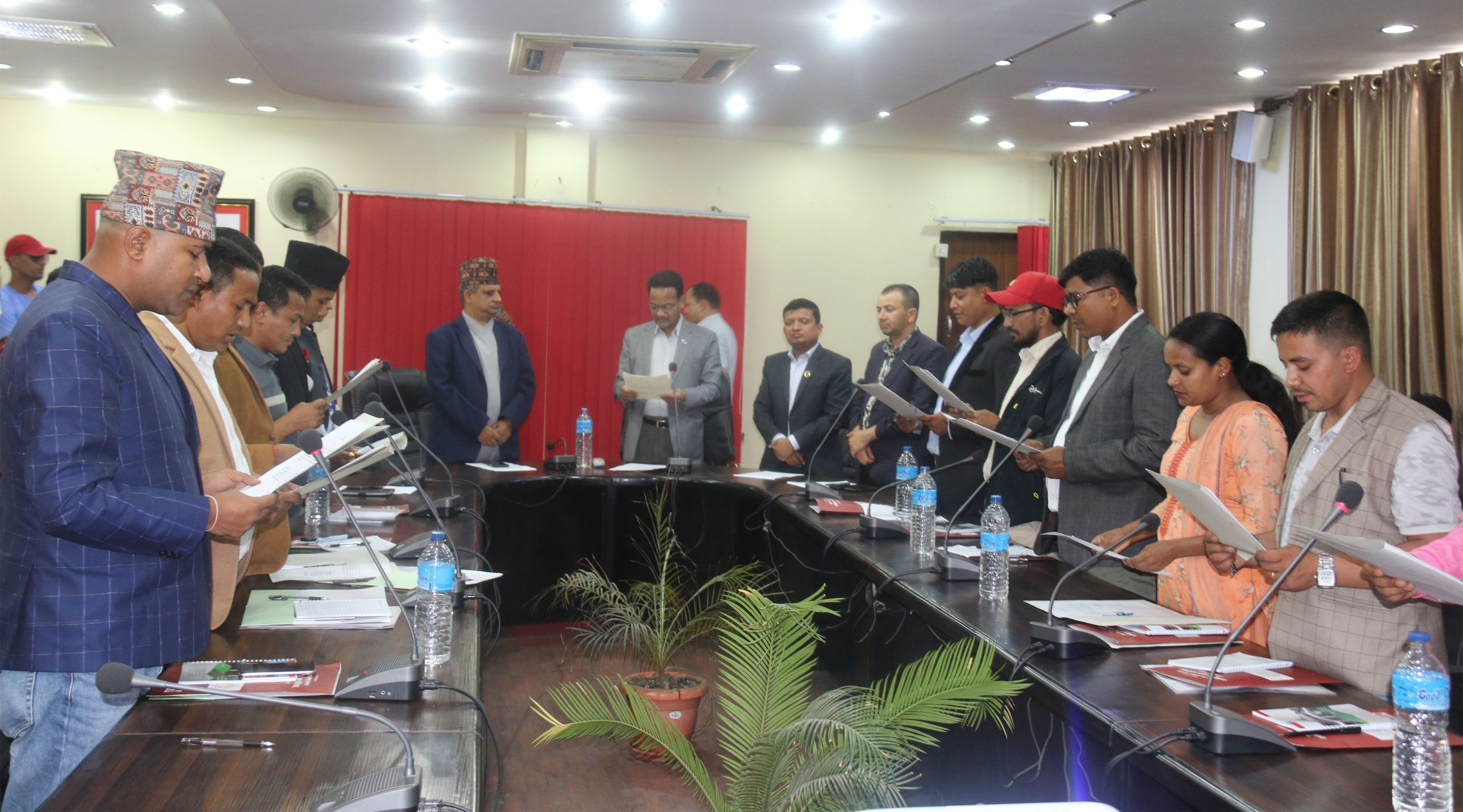 युवा परिषद्का जिल्ला अध्यक्षहरूले लिए सपथ