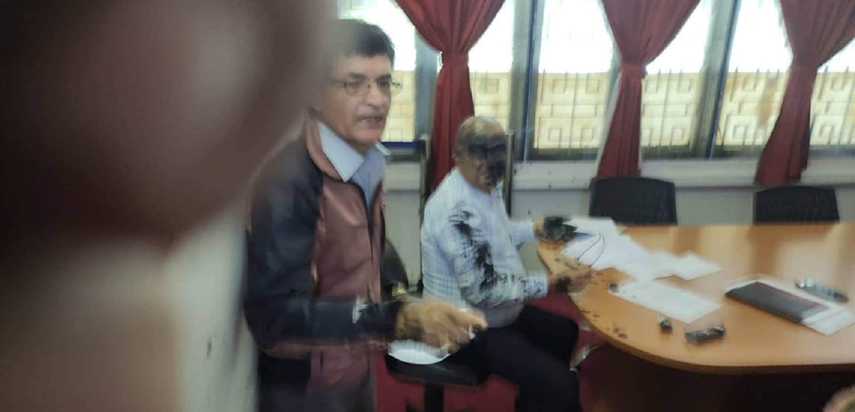 पाठ्यपुस्तक अभाव गराउन भूमिका खेलेकाे भन्दै जनक शिक्षाका प्रमुखमाथि दुर्व्यवहार