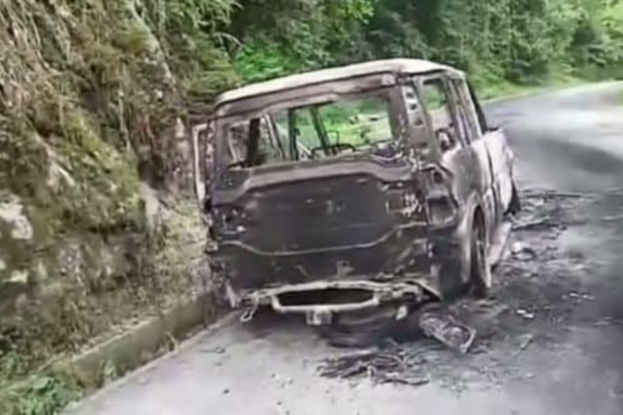 चल्दै गरेको स्कारपियोमा आगलागी