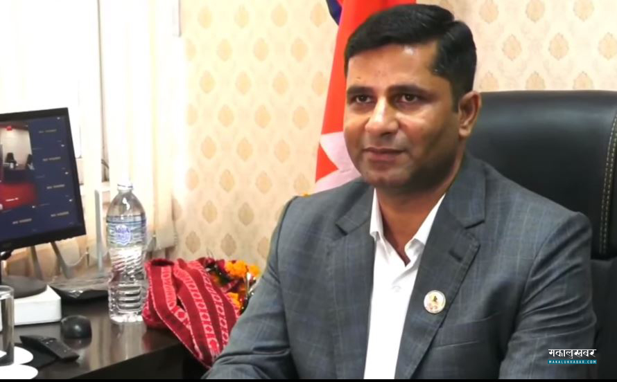 पदभार ग्रहण गर्दै भाैतिक पूर्वाधारमन्त्री राईले भने- ‘मेकानिजम’बिना इम्बाेस्ड नम्बर प्लेट लाद्न खाेजियाे