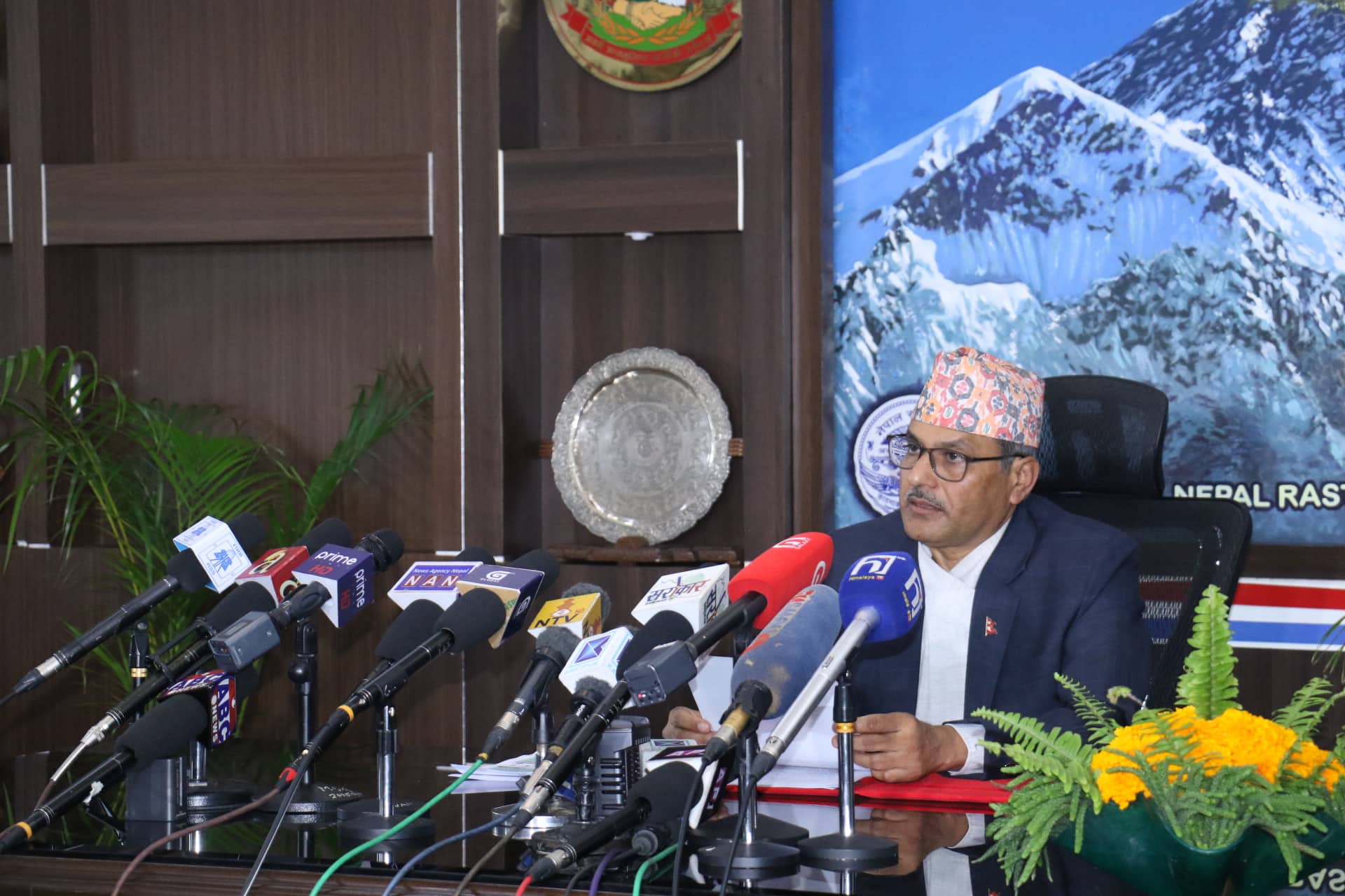 चर्चित सेयर धिताे कर्जामा ४/१२ को सीमा सामान्य हेरफेर