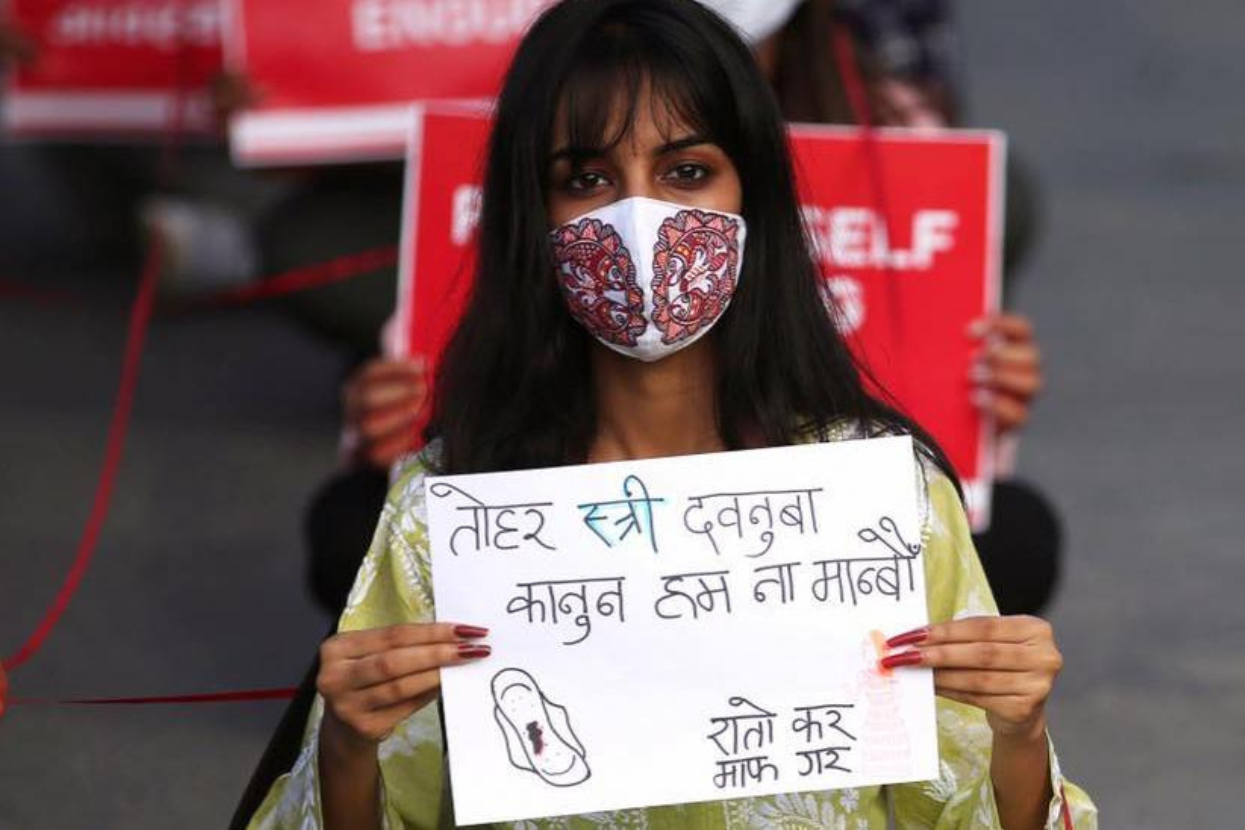 विदेशी सेनेटरी प्याडको भन्सार घट्यो, मूल्य बढ्यो !