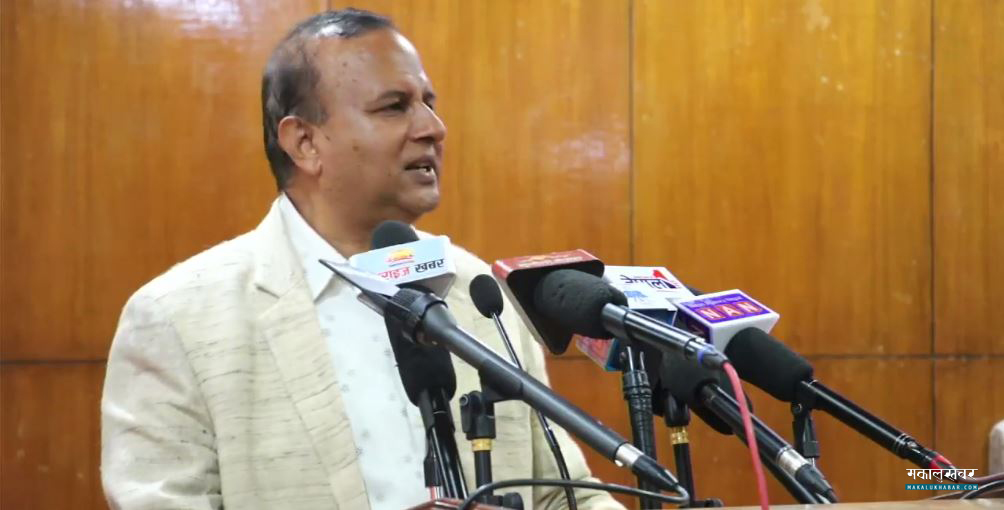 शंकर पाेखरेल भन्छन्- कालाे धन सेताे बनाउन नपाउनेहरूले गभर्नरलाई एमालेसँग जाेडिरहेका छन्