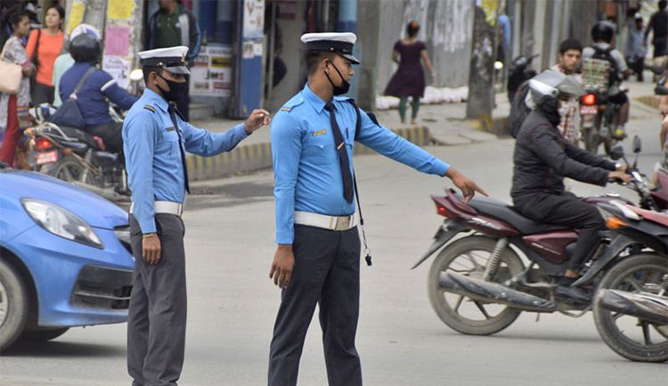 ट्राफिक कारबाहीबाट २१ लाख राजस्व संकलन
