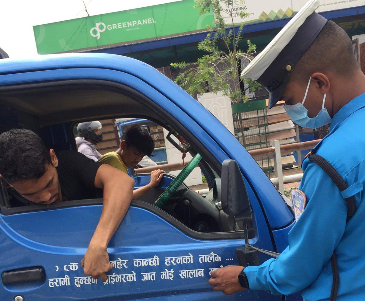 गजल, कविता, साहित्य लेखिएका सवारीसाधान कारबाहीमा