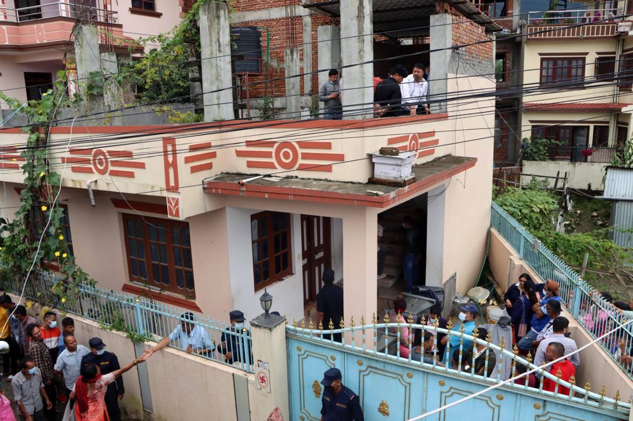 एकै परिवारका चारजना मृत घटना : चारै जनाको शव शिक्षण अस्पताल महाराजगञ्जमा पोस्टमार्टम गरिने