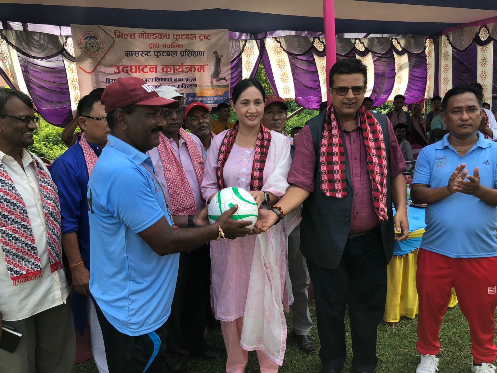 विराटनगरका फुर्सदिला जनप्रतिनिधि, पसल उद्घाटनदेखि विद्यार्थीको स्वागत गर्दै