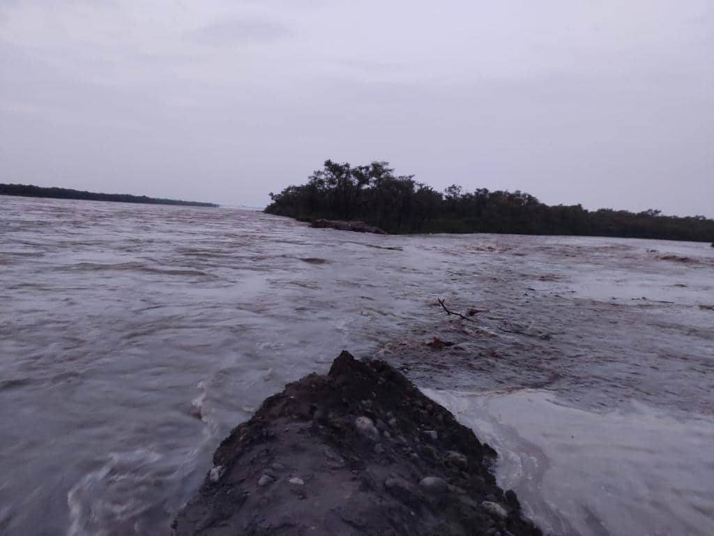 पुरानै धारमा सोझियो कोसी, प्रभावितको उद्दार हुँदै