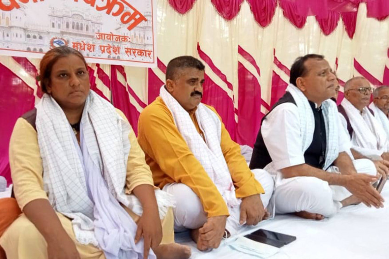 प्रहरी समायोजनको माग गर्दै मधेस सरकारका मुख्यमन्त्री र मन्त्रीहरू नै धर्ना