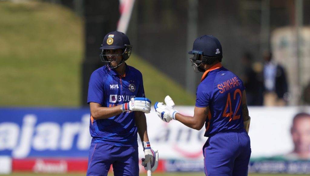भारत १० विकेटले विजयी