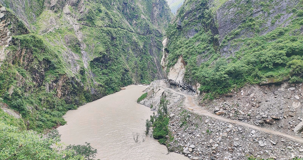 महाकालीमा नुहाउन गएका दुई किशोरी बेपत्ता