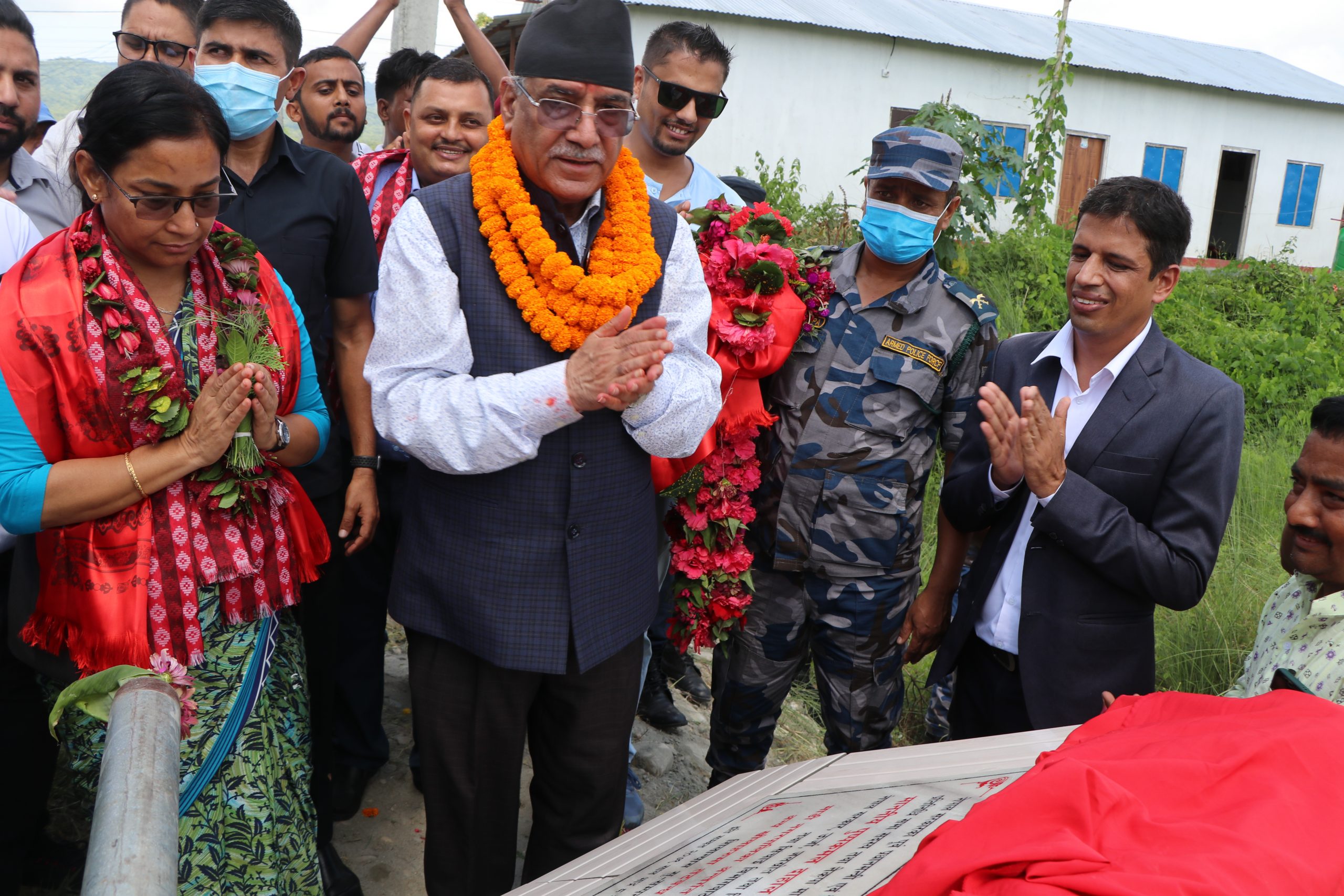 चुनावको मुखमा प्रचण्ड गृहजिल्लामा सक्रिय, तीन आयोजनाको शिलान्यास