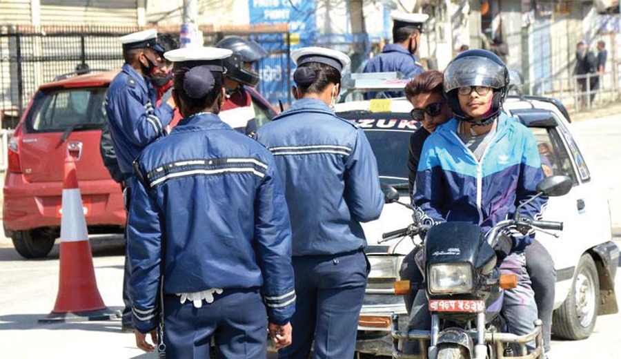 प्रहरी कर्मचारीलाई ट्राफिक नियन्त्रण तालिम