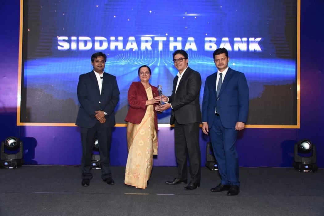 सिद्धार्थ बैंक ‘एक्सिलेन्स इन प्रिपेड कार्ड विजेनेश २०२२’ अबार्डबाट सम्मानित