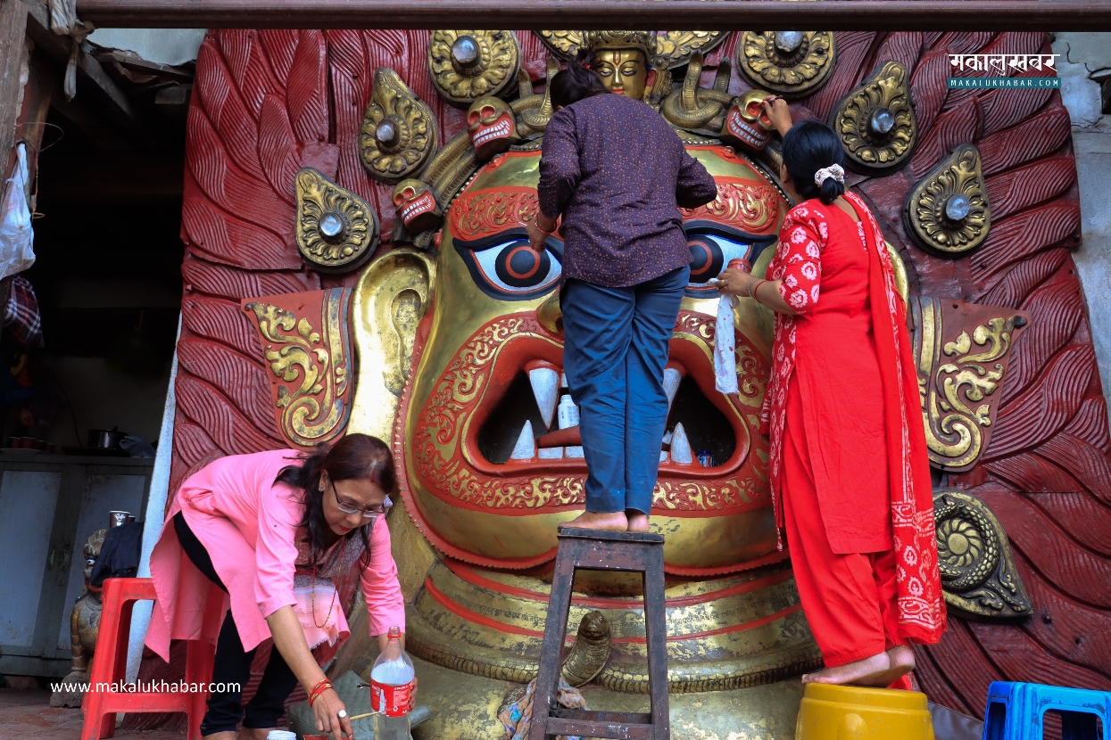 आजदेखि इन्द्रजात्रा : सिंगारिँदै श्वेत भैरव (तस्वीरसहित)