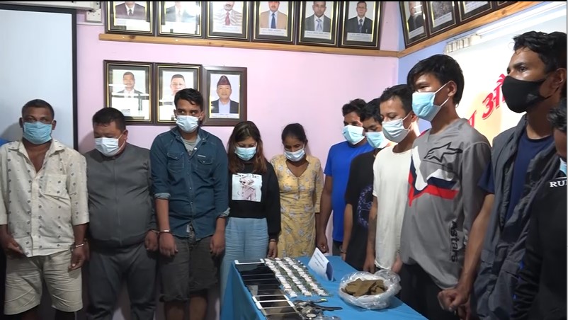 लागू औषध काराेबारमा संलग्न १५ जना पक्राउ