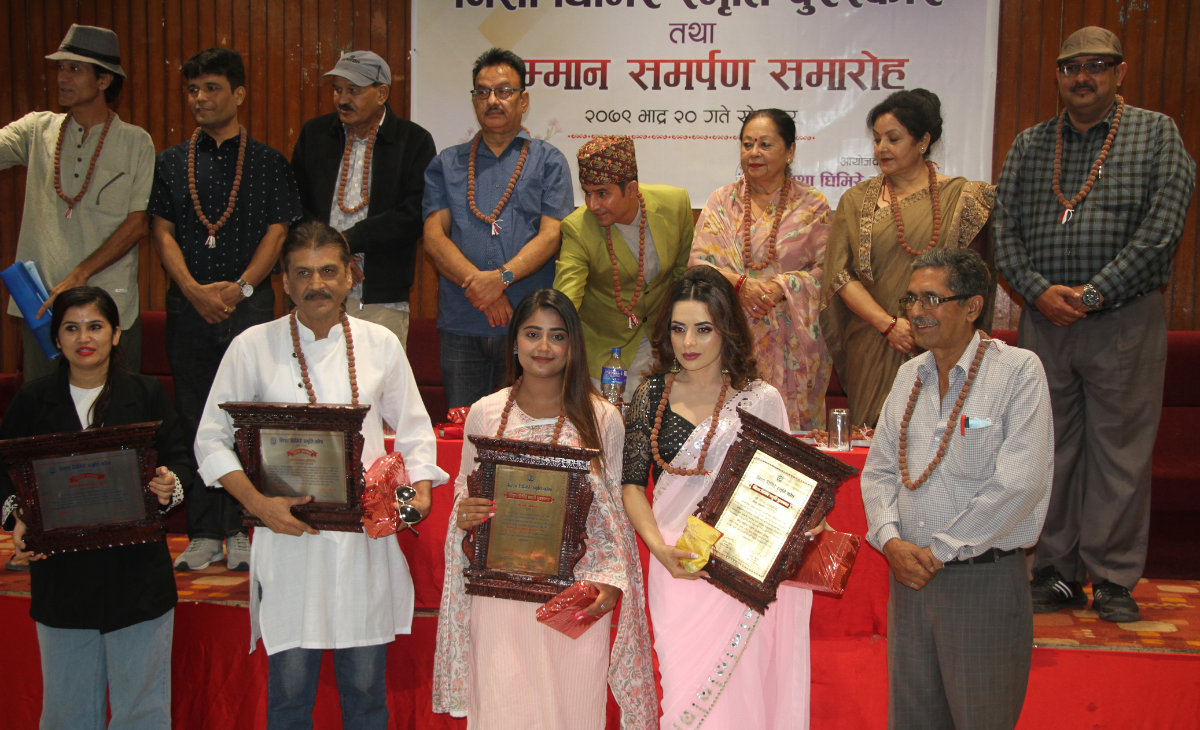 ‘निशा घिमिरे स्मृति पुरस्कार’ पवित्रा र उषालाई