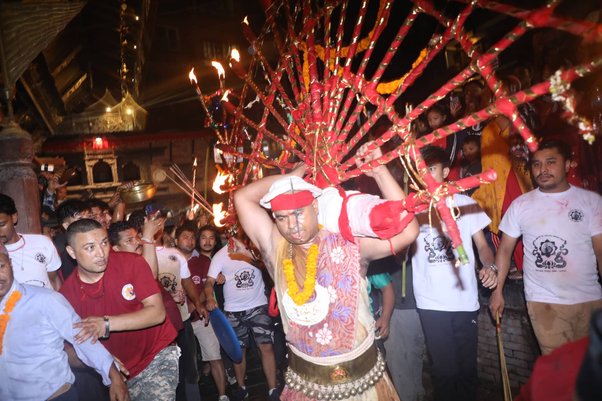 यसरी सम्पन्न भयो जिब्रो छेड्ने जात्रा (नालीबेली)