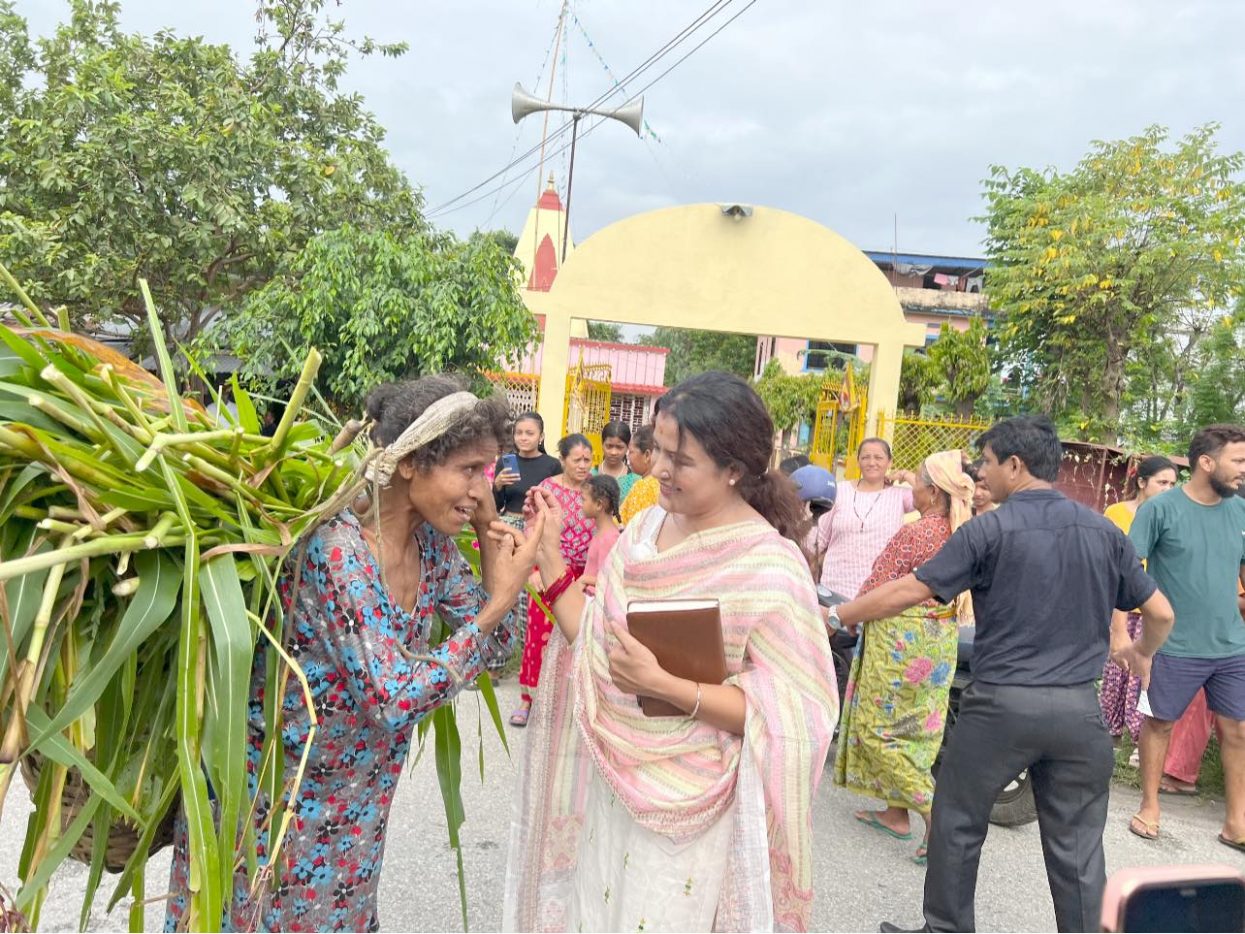 रेखा थापालाई मतदाताले भने, ‘हामीले जीताएपछि तपाई वेपत्ता हुनु भयो भनेँ !’