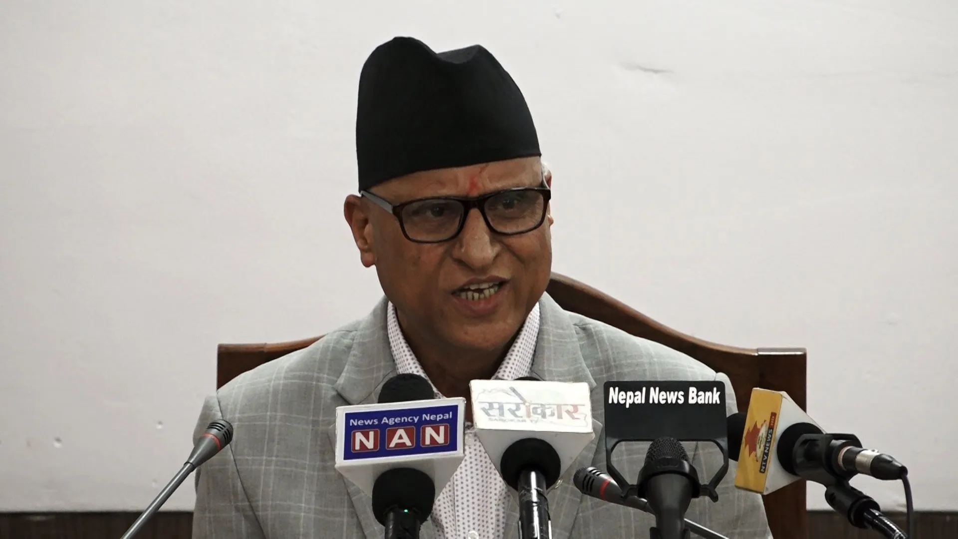 दार्चुला घटनाको यथार्थ छानबिन गरी राहत दिलाउन मन्त्री बडूको निर्देशन