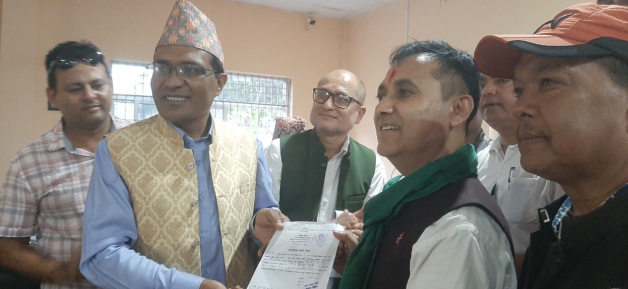 कांग्रेस महामन्त्री शर्मा द्वारा उम्मेदवारी दर्ता