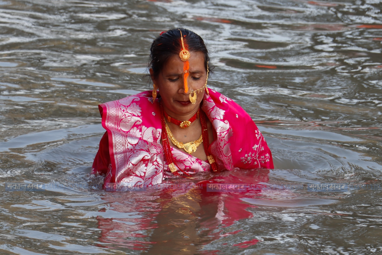 छठमय गौरीघाट (तस्बिरहरू)