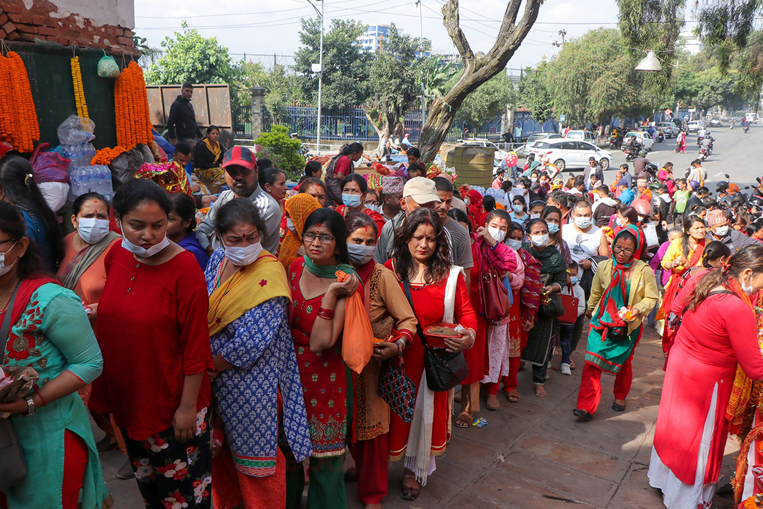 बडादसैँमा सडक सुनसान, शक्तिपीठमा भक्तजनको घुइँचो