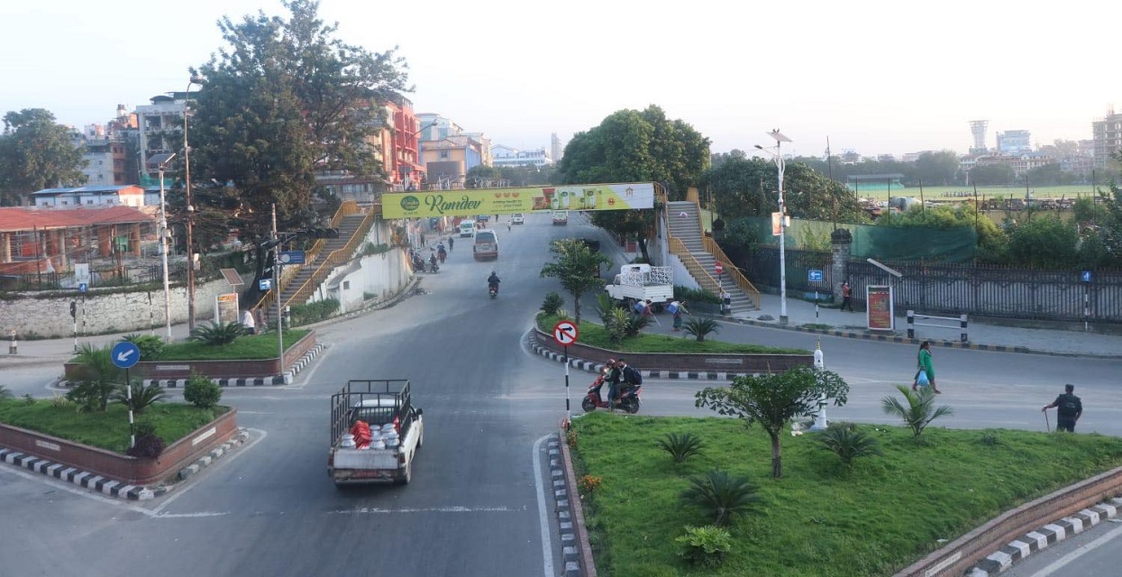 १८ लाखले छाडे काठमाडौँ, सुनसान बन्दै सडक