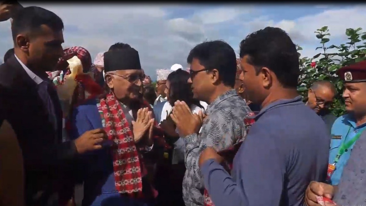 फेरि सुदूरपश्चिम जाँदै ओली, तीन चुनावी सभालाई सम्बोधन गर्ने