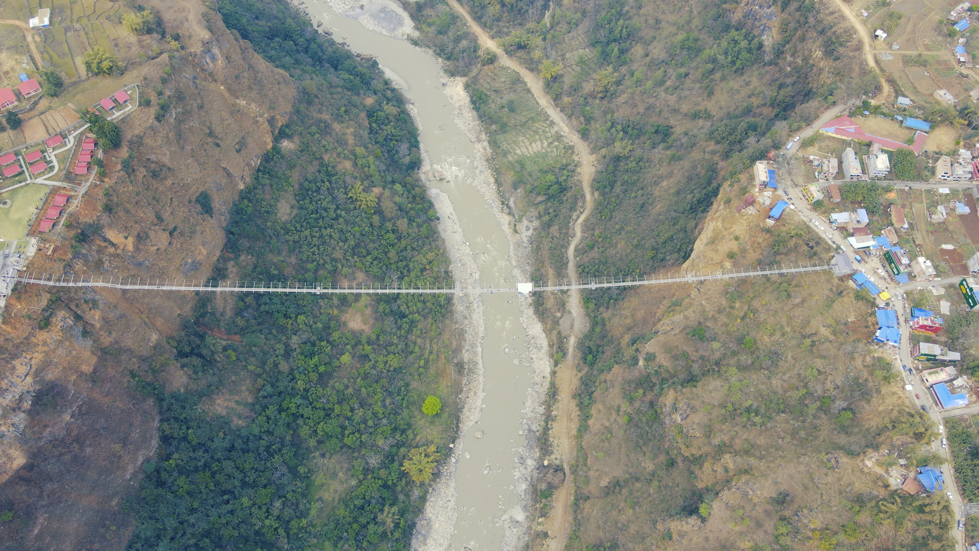 शनिबार पर्वतमा पर्यटकको भिड