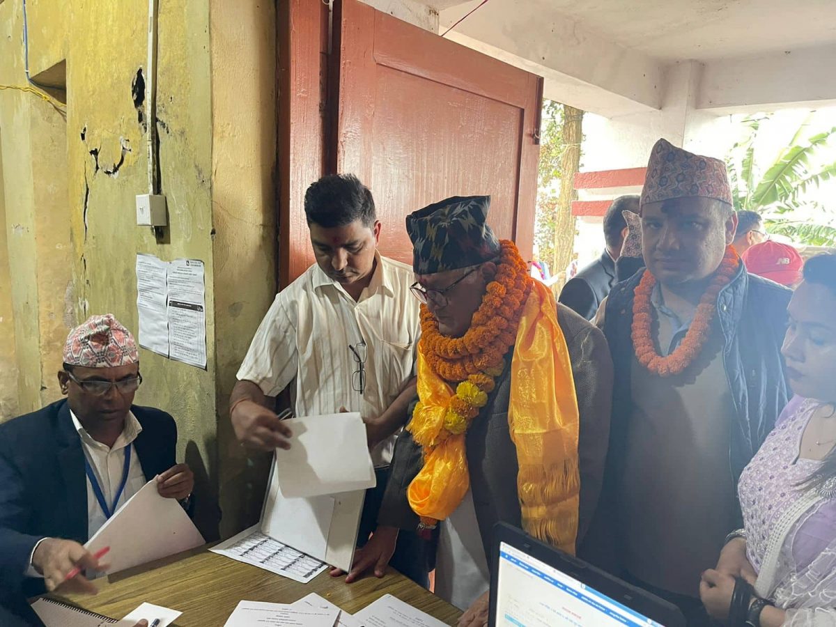 धनकुटा कांग्रेसबाट सुनिल थापाको उम्मेदवारी दर्ता