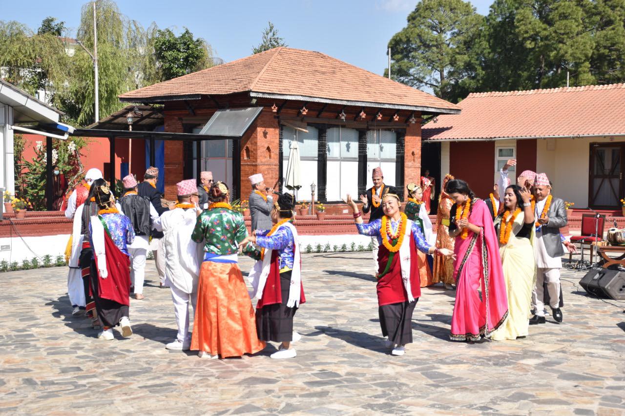 देउसी भैलीको मौलिकता मासिदै, यस्तो छ यसको एतिहासिक पक्ष