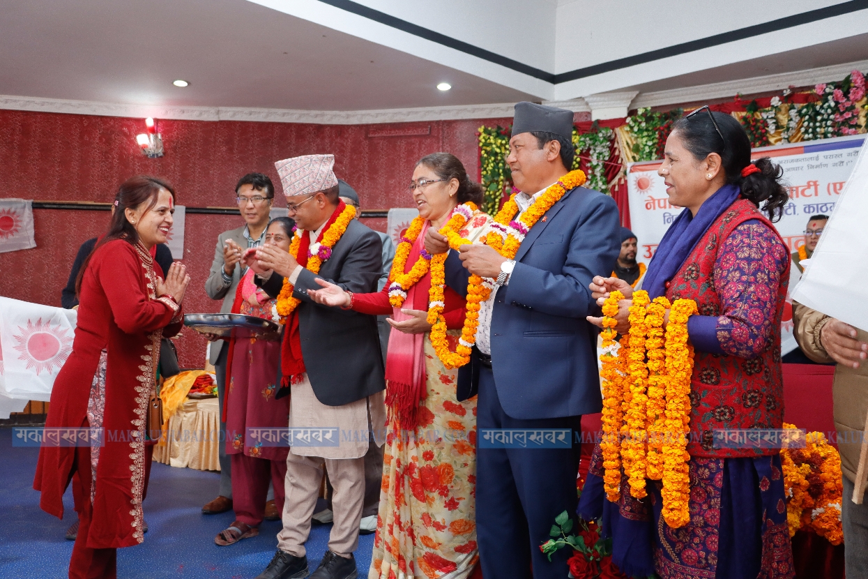 काठमाडौँ-३ मा माओवादी प्रदेश परिषद् सदस्यसहित एमालेमा प्रवेश 