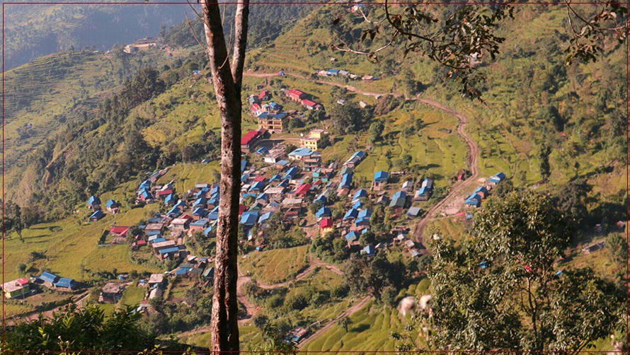 गोरखा : एक हप्ता हिँडेर मतदान केन्द्र पुगे कर्मचारी