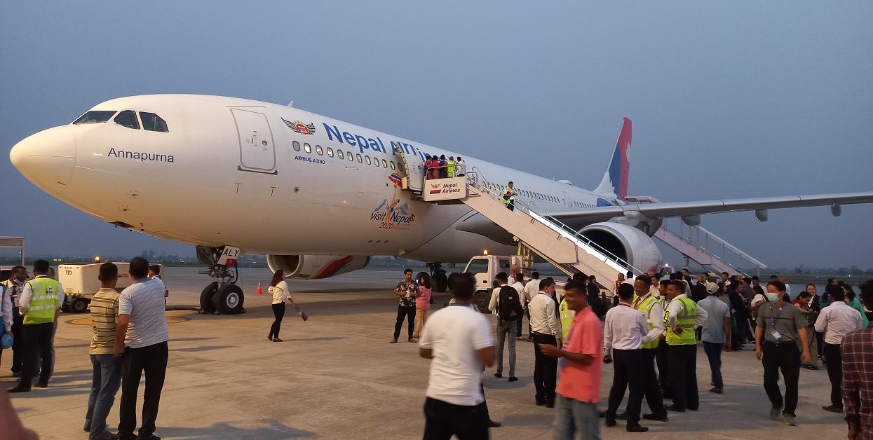 भैरहवाबाट दिल्ली र क्वालालम्पुर उडान भर्दै नेपाल एयरला‍इन्स