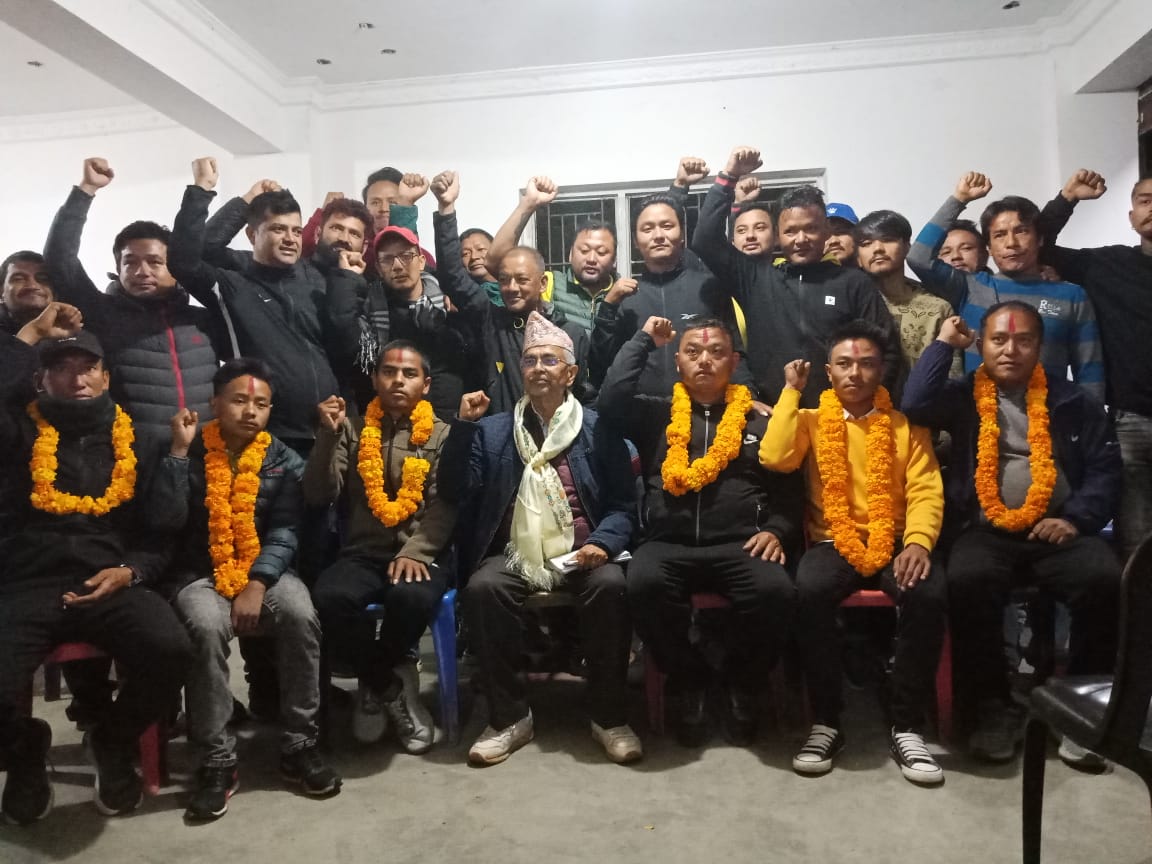 थाक्रेमा १७ जनाले त्यागे एमाले, एकीकृत समाजवादीमा प्रवेश