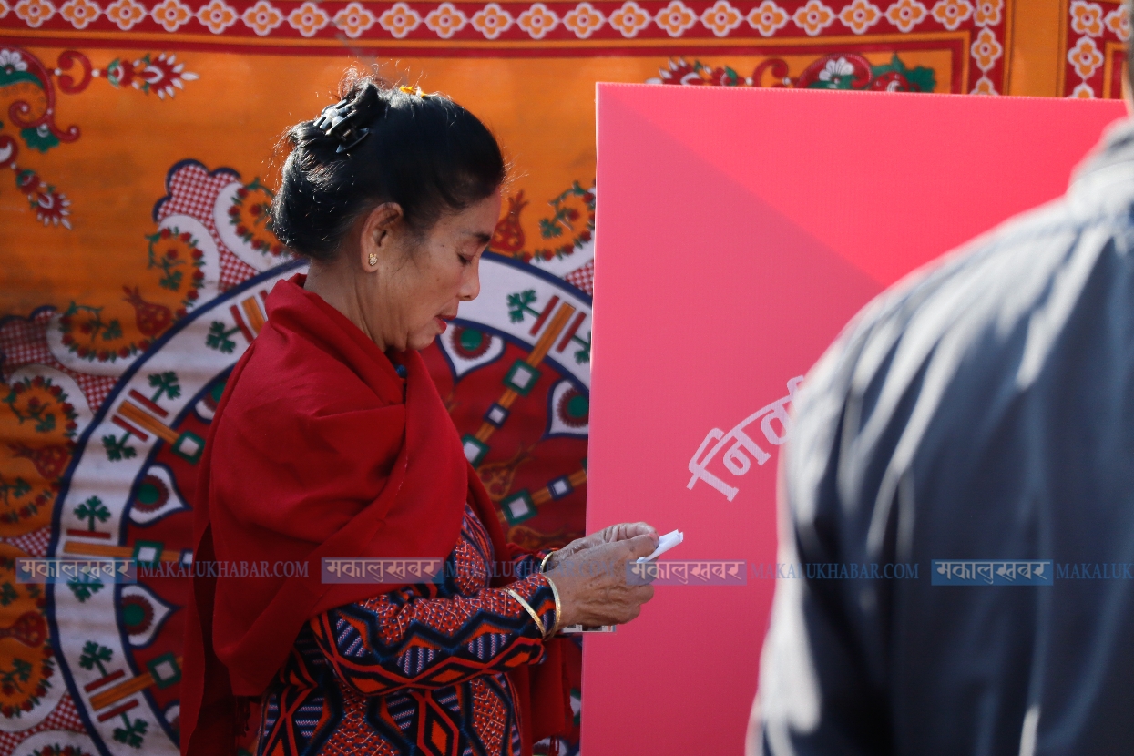 तस्बिरमा आमनिर्वाचन