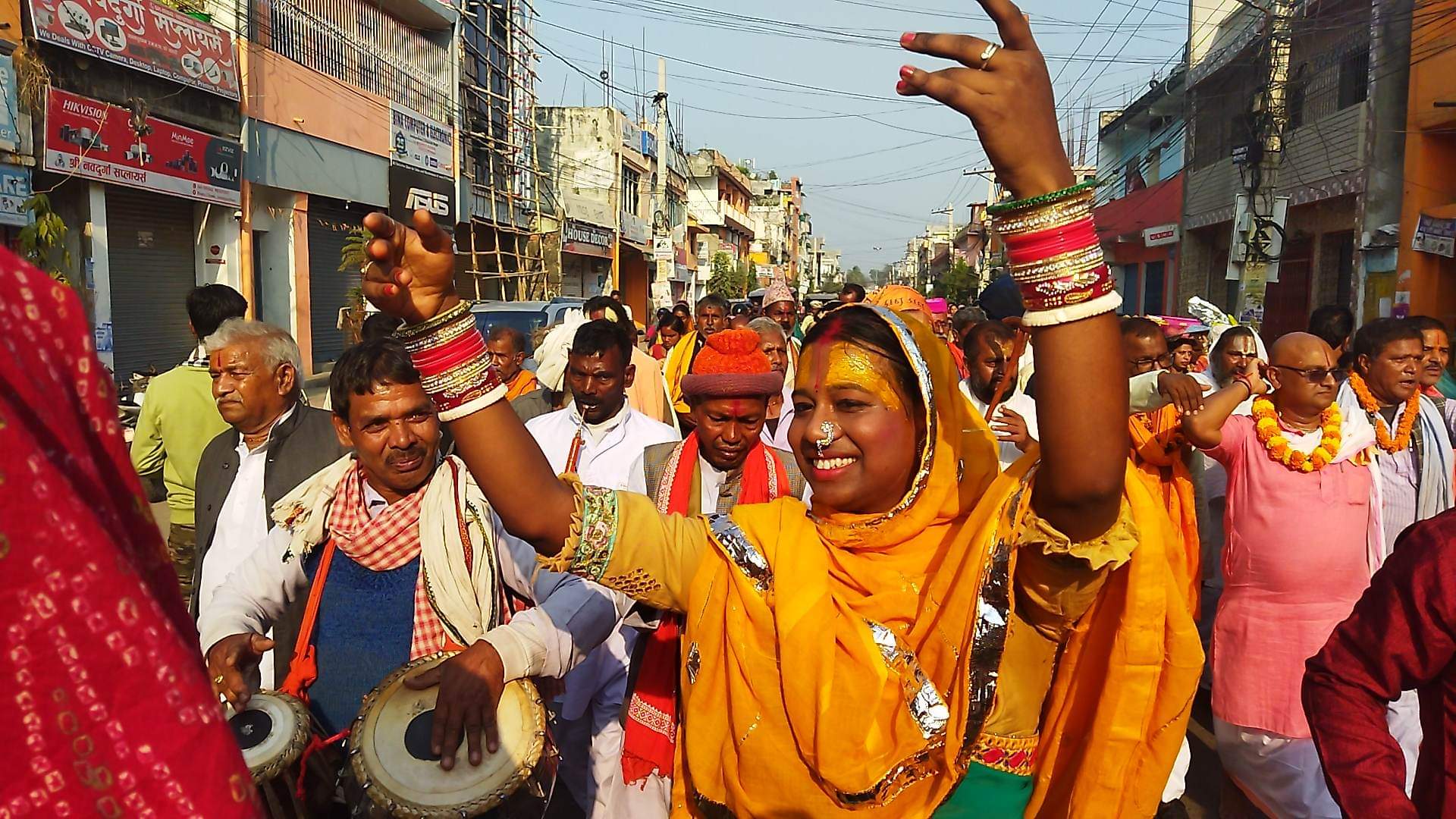 सीता-राम विवाह समारोहमा सहभागी हुन जनकपुरधाममा उर्लिए श्रद्धालु (तस्बिरहरू)