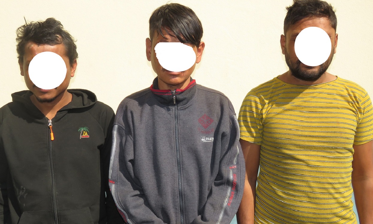 बैंककाे एटीएम मेशिन तोडफोड गर्नेहरु प्रकाउ