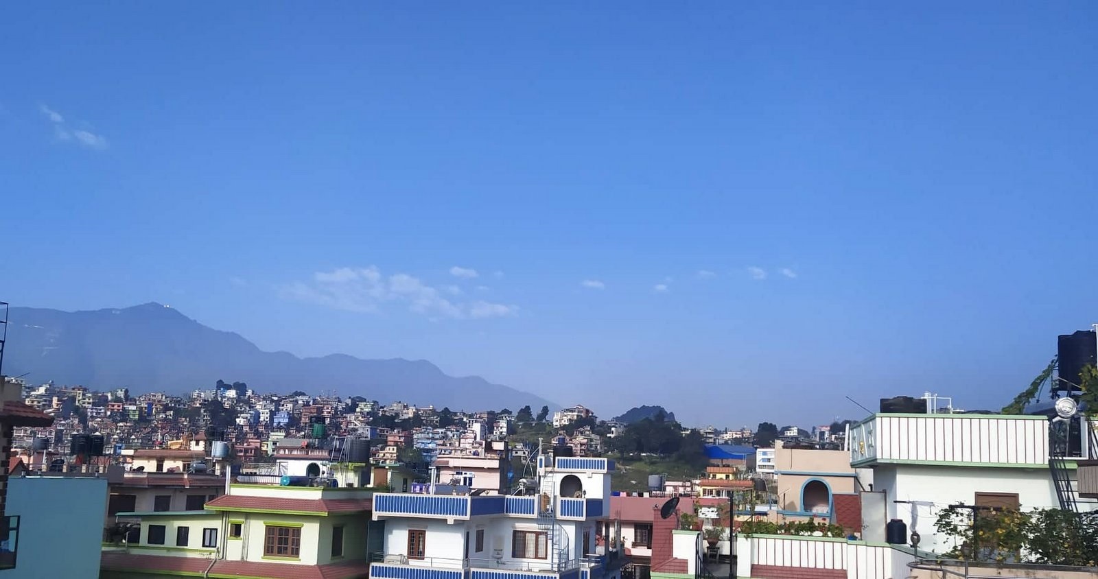 क्रमिकरूपमा तापक्रम घट्दै, चिसाे बढ्दै