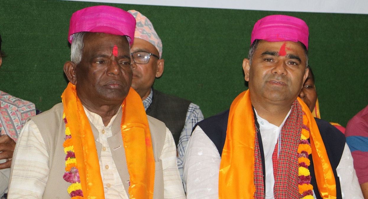 समाचकेवा उत्सवमा लालबाबुकै अगाडि पर्शुरामकाे प्रशंसा  