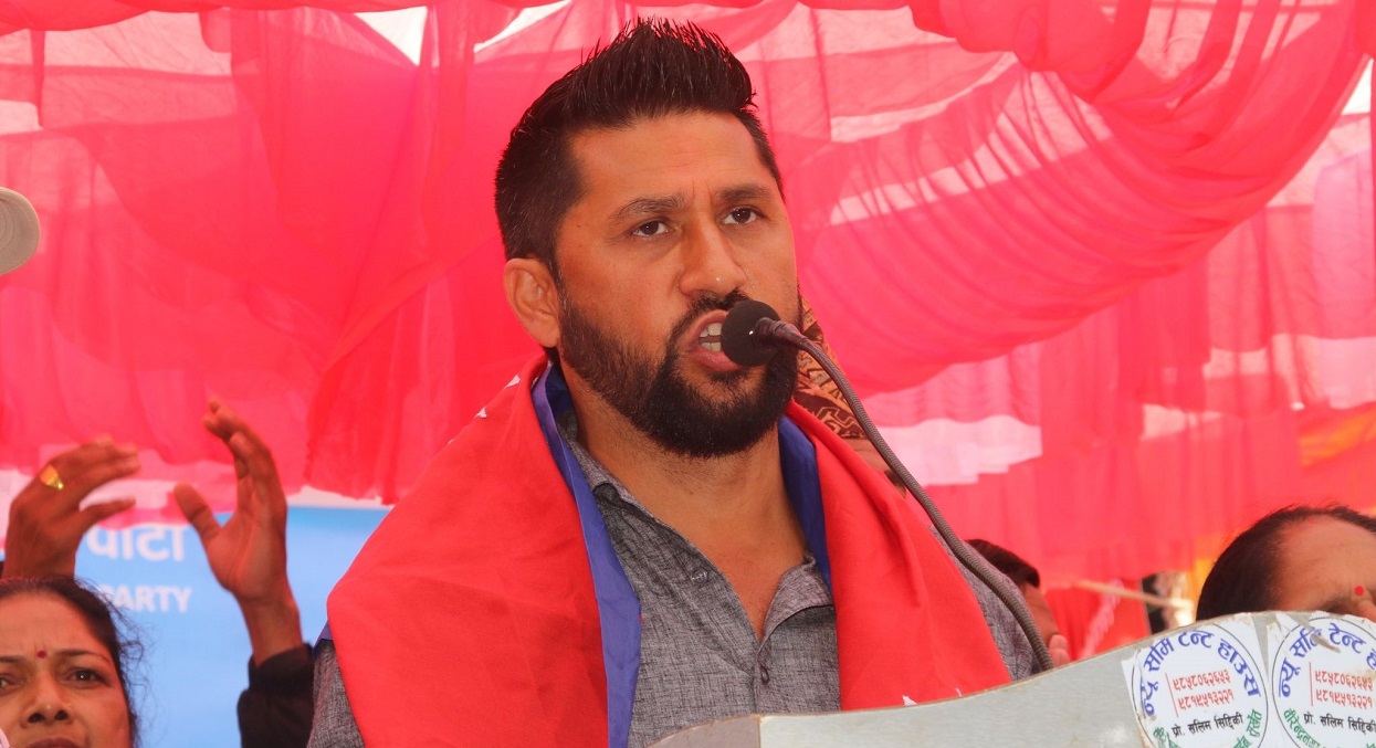निर्वाचन जिताउनुस् भ्रष्टाचार निर्मूल पार्छु : रवि लामिछाने