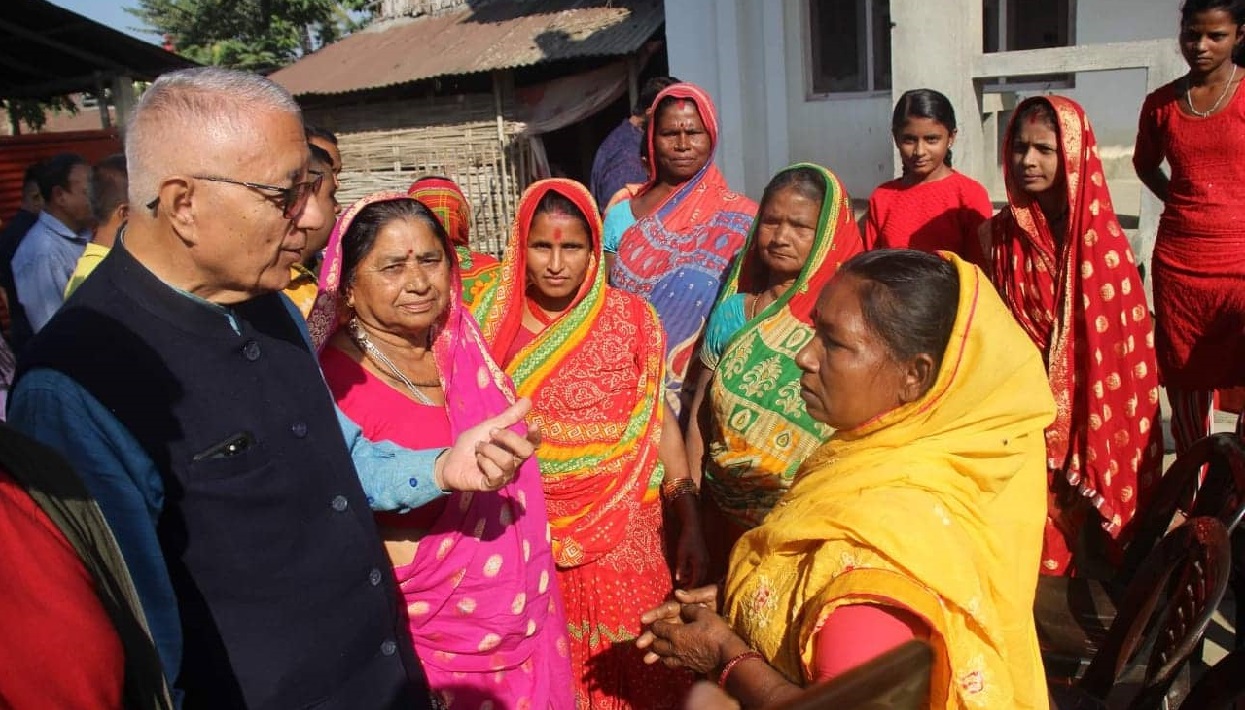 डा. शेखरलाई मतदाताको सर्त– ‘जिताएर पठाएपछि हाम्राे नागरिकता बनाउनु पर्छ’