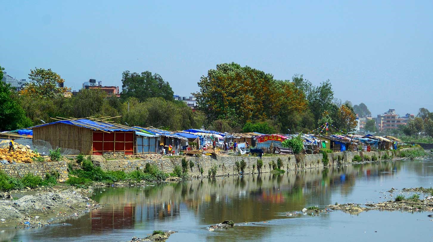 बस्ती छाड्न तयार भए थापाथलीका सुकुम्बासी